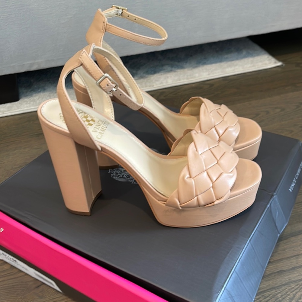 Nude Vince Camino Heels